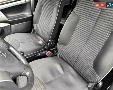 Білий Пежо 107, об'ємом двигуна 1 л та пробігом 117 тис. км за 4990 $, фото 33 на Automoto.ua