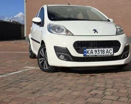 Белый Пежо 107, объемом двигателя 1 л и пробегом 145 тыс. км за 6900 $, фото 4 на Automoto.ua