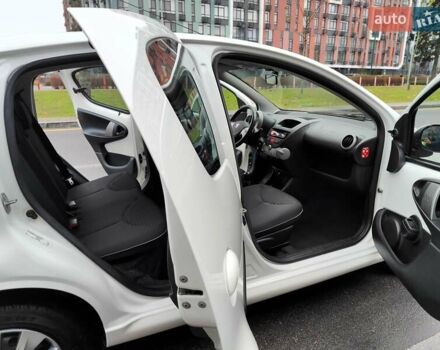 Білий Пежо 107, об'ємом двигуна 1 л та пробігом 117 тис. км за 4990 $, фото 21 на Automoto.ua
