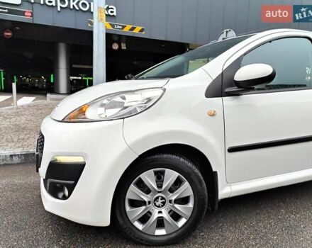 Білий Пежо 107, об'ємом двигуна 1 л та пробігом 117 тис. км за 4990 $, фото 4 на Automoto.ua