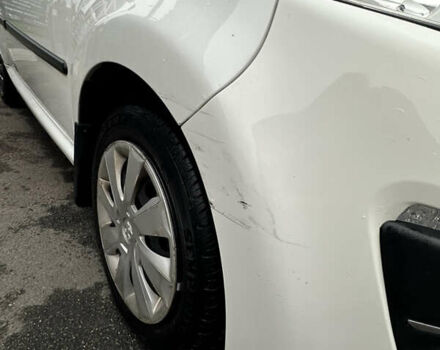 Белый Пежо 107, объемом двигателя 1 л и пробегом 116 тыс. км за 5500 $, фото 4 на Automoto.ua