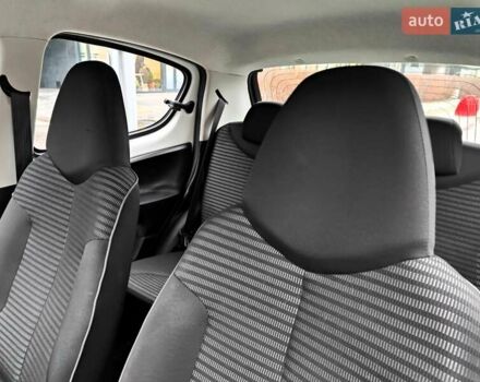 Білий Пежо 107, об'ємом двигуна 1 л та пробігом 117 тис. км за 4990 $, фото 34 на Automoto.ua