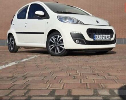 Белый Пежо 107, объемом двигателя 1 л и пробегом 145 тыс. км за 6900 $, фото 1 на Automoto.ua