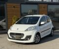 Білий Пежо 107, об'ємом двигуна 1 л та пробігом 117 тис. км за 7350 $, фото 1 на Automoto.ua