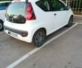 Білий Пежо 107, об'ємом двигуна 1 л та пробігом 200 тис. км за 4500 $, фото 2 на Automoto.ua