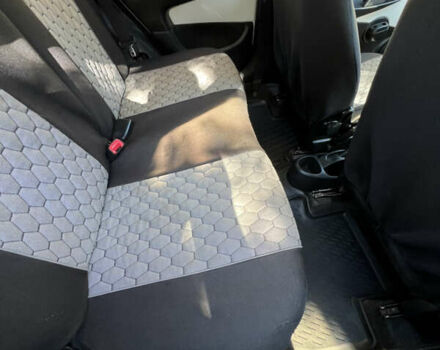 Білий Пежо 107, об'ємом двигуна 1 л та пробігом 150 тис. км за 5700 $, фото 1 на Automoto.ua