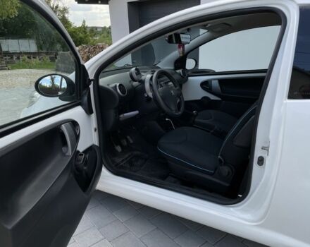 Белый Пежо 107, объемом двигателя 1 л и пробегом 214 тыс. км за 4900 $, фото 3 на Automoto.ua