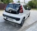 Белый Пежо 107, объемом двигателя 1 л и пробегом 214 тыс. км за 4900 $, фото 13 на Automoto.ua
