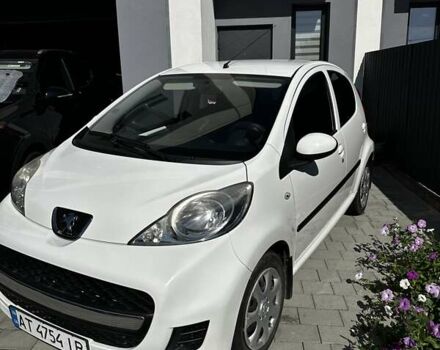Білий Пежо 107, об'ємом двигуна 1 л та пробігом 77 тис. км за 5900 $, фото 1 на Automoto.ua
