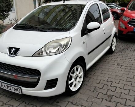 Белый Пежо 107, объемом двигателя 1 л и пробегом 174 тыс. км за 4800 $, фото 1 на Automoto.ua