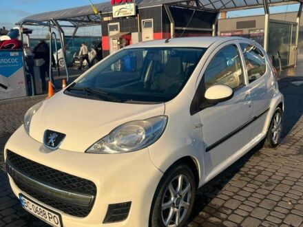 Белый Пежо 107, объемом двигателя 1 л и пробегом 71 тыс. км за 5600 $, фото 1 на Automoto.ua