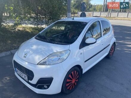 Белый Пежо 107, объемом двигателя 1 л и пробегом 102 тыс. км за 6800 $, фото 1 на Automoto.ua