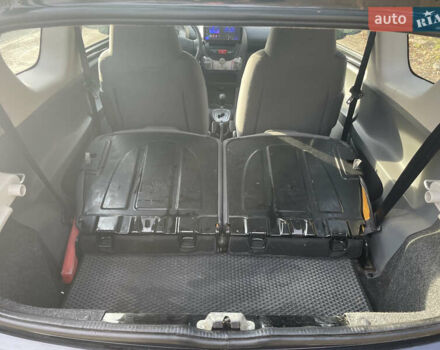 Черный Пежо 107, объемом двигателя 1 л и пробегом 148 тыс. км за 3999 $, фото 7 на Automoto.ua