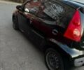 Черный Пежо 107, объемом двигателя 1 л и пробегом 186 тыс. км за 3750 $, фото 5 на Automoto.ua