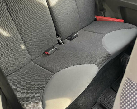 Черный Пежо 107, объемом двигателя 1 л и пробегом 148 тыс. км за 3999 $, фото 8 на Automoto.ua