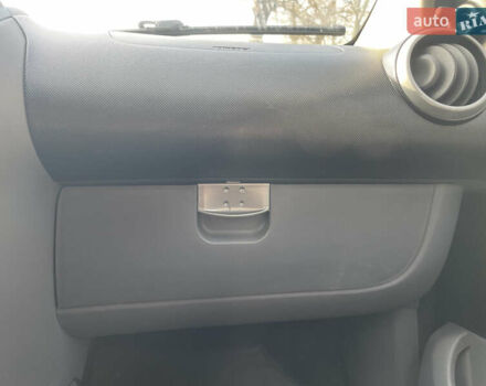 Черный Пежо 107, объемом двигателя 1 л и пробегом 148 тыс. км за 3999 $, фото 11 на Automoto.ua