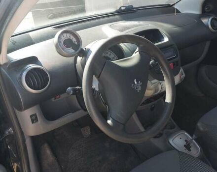 Черный Пежо 107, объемом двигателя 1 л и пробегом 120 тыс. км за 4500 $, фото 4 на Automoto.ua