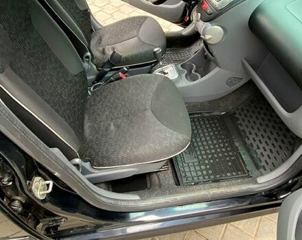 Чорний Пежо 107, об'ємом двигуна 1 л та пробігом 109 тис. км за 5110 $, фото 6 на Automoto.ua