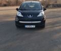 Чорний Пежо 107, об'ємом двигуна 1 л та пробігом 203 тис. км за 5349 $, фото 1 на Automoto.ua