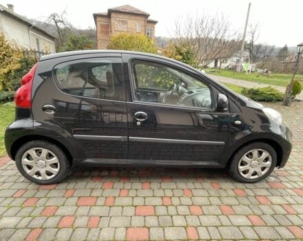 Черный Пежо 107, объемом двигателя 1 л и пробегом 160 тыс. км за 4650 $, фото 7 на Automoto.ua