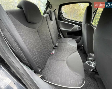 Черный Пежо 107, объемом двигателя 1 л и пробегом 160 тыс. км за 4650 $, фото 10 на Automoto.ua