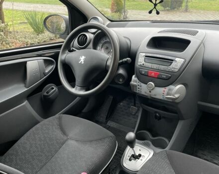 Черный Пежо 107, объемом двигателя 1 л и пробегом 160 тыс. км за 4650 $, фото 8 на Automoto.ua