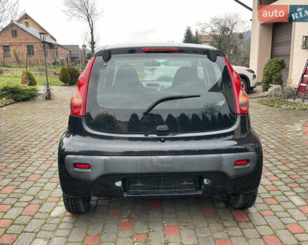 Черный Пежо 107, объемом двигателя 1 л и пробегом 160 тыс. км за 4650 $, фото 5 на Automoto.ua