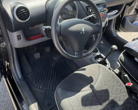 Черный Пежо 107, объемом двигателя 1 л и пробегом 102 тыс. км за 5000 $, фото 7 на Automoto.ua