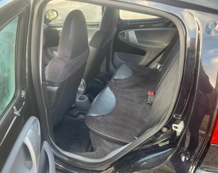 Черный Пежо 107, объемом двигателя 1 л и пробегом 130 тыс. км за 5500 $, фото 5 на Automoto.ua