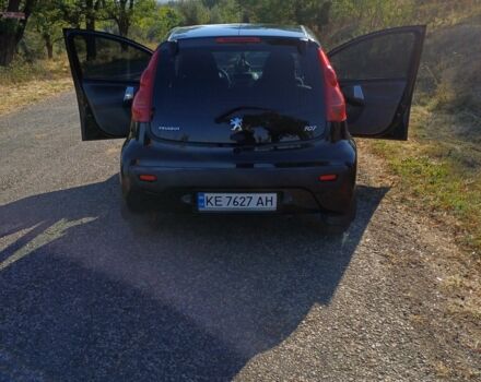 Черный Пежо 107, объемом двигателя 1 л и пробегом 205 тыс. км за 5000 $, фото 5 на Automoto.ua