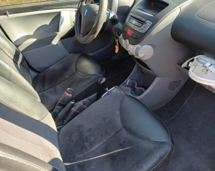 Черный Пежо 107, объемом двигателя 1 л и пробегом 205 тыс. км за 5000 $, фото 4 на Automoto.ua