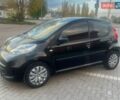 Черный Пежо 107, объемом двигателя 1 л и пробегом 180 тыс. км за 5000 $, фото 1 на Automoto.ua