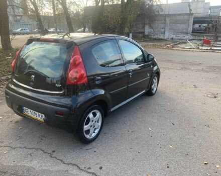 Черный Пежо 107, объемом двигателя 1 л и пробегом 130 тыс. км за 5500 $, фото 2 на Automoto.ua