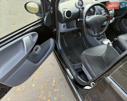 Черный Пежо 107, объемом двигателя 1 л и пробегом 113 тыс. км за 5200 $, фото 19 на Automoto.ua