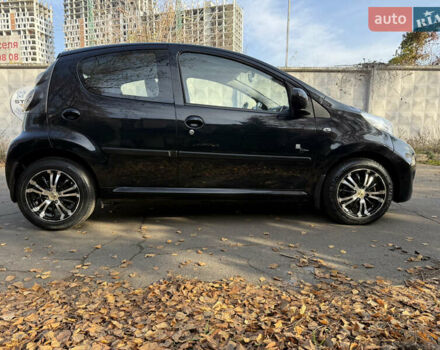 Черный Пежо 107, объемом двигателя 1 л и пробегом 113 тыс. км за 5200 $, фото 4 на Automoto.ua