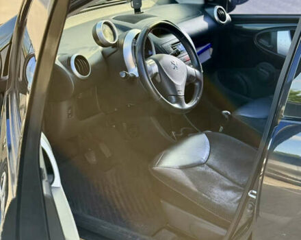 Черный Пежо 107, объемом двигателя 1 л и пробегом 119 тыс. км за 4800 $, фото 13 на Automoto.ua