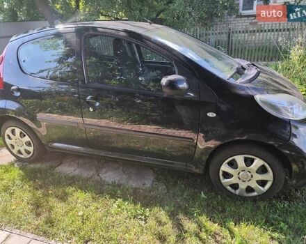Чорний Пежо 107, об'ємом двигуна 1 л та пробігом 192 тис. км за 5000 $, фото 1 на Automoto.ua