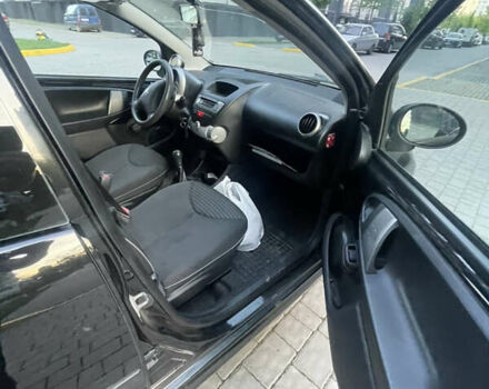 Черный Пежо 107, объемом двигателя 1 л и пробегом 167 тыс. км за 5000 $, фото 10 на Automoto.ua