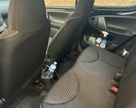 Чорний Пежо 107, об'ємом двигуна 1 л та пробігом 105 тис. км за 6500 $, фото 5 на Automoto.ua