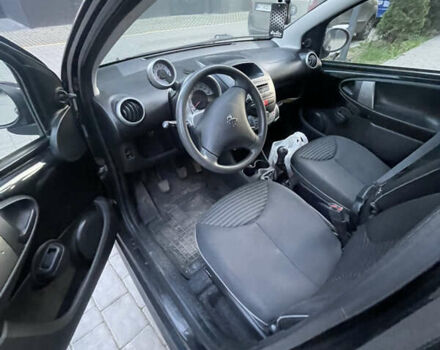 Черный Пежо 107, объемом двигателя 1 л и пробегом 167 тыс. км за 5000 $, фото 12 на Automoto.ua