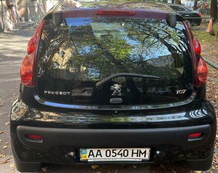 Чорний Пежо 107, об'ємом двигуна 1 л та пробігом 105 тис. км за 6500 $, фото 2 на Automoto.ua