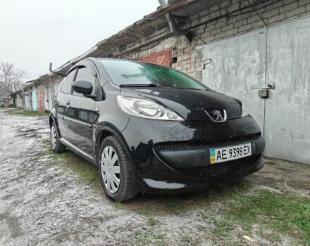 Чорний Пежо 107, об'ємом двигуна 1 л та пробігом 155 тис. км за 4000 $, фото 1 на Automoto.ua