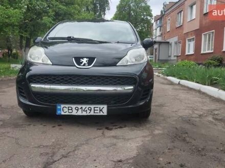 Черный Пежо 107, объемом двигателя 1 л и пробегом 246 тыс. км за 4500 $, фото 1 на Automoto.ua