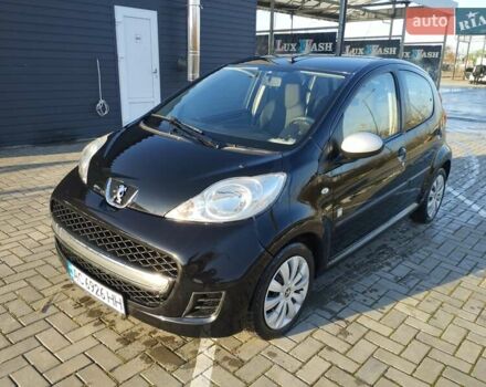 Черный Пежо 107, объемом двигателя 1 л и пробегом 207 тыс. км за 5500 $, фото 1 на Automoto.ua