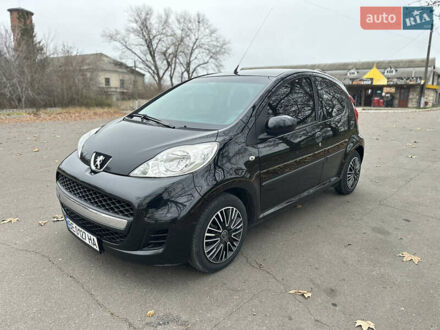 Чорний Пежо 107, об'ємом двигуна 1 л та пробігом 110 тис. км за 5200 $, фото 1 на Automoto.ua