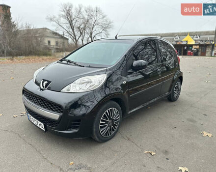 Чорний Пежо 107, об'ємом двигуна 1 л та пробігом 110 тис. км за 5200 $, фото 1 на Automoto.ua