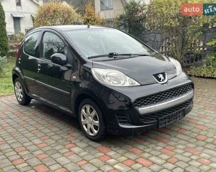 Черный Пежо 107, объемом двигателя 1 л и пробегом 160 тыс. км за 4650 $, фото 1 на Automoto.ua