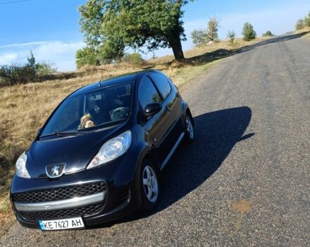 Черный Пежо 107, объемом двигателя 1 л и пробегом 205 тыс. км за 5000 $, фото 1 на Automoto.ua