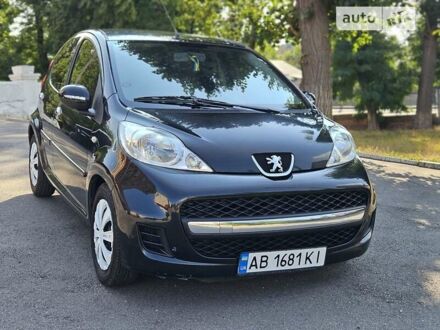 Пежо 107 2011 в Виннице на Automoto.ua Черный Пежо 107, объемом двигателя 1 л и пробегом 97 тыс. км за 6799 $, фото 1 на Automoto.ua