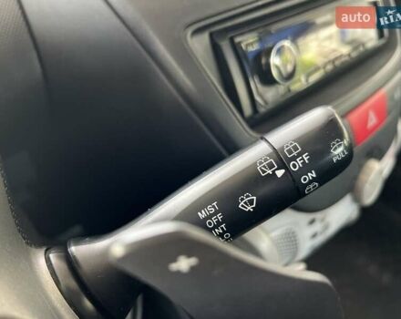 Фиолетовый Пежо 107, объемом двигателя 1 л и пробегом 159 тыс. км за 5600 $, фото 23 на Automoto.ua